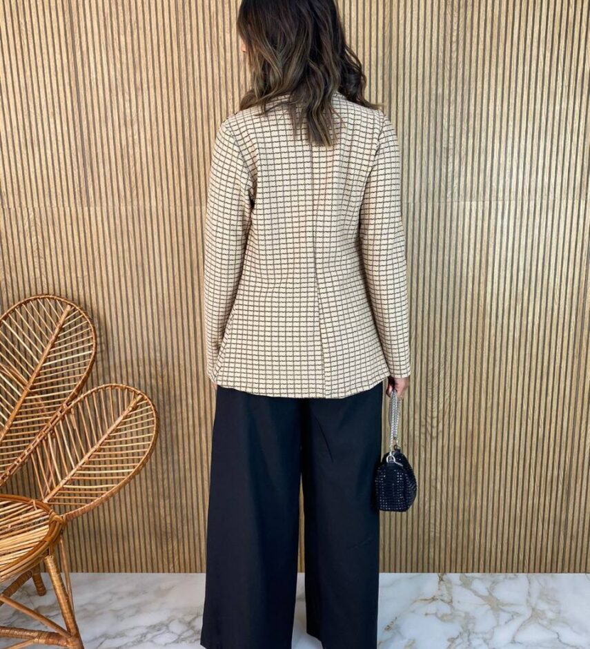 Blazer Manga Longa Feminino Botões Dourados Bege - Fernanda Ramos Store