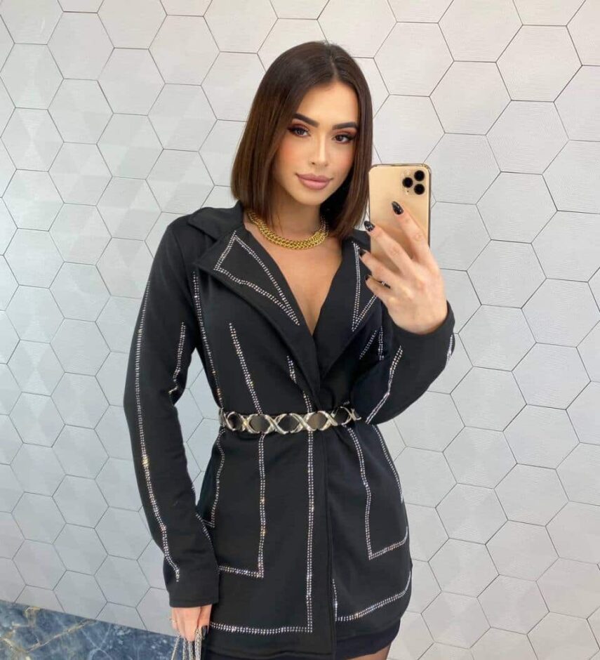 fernandaramosstore com br Blazer Manga Longa Feminino com Aplicações Preto 2
