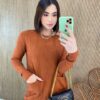 fernandaramosstore com br blusa feminina modal manga longa mila com bolsos terracota 4