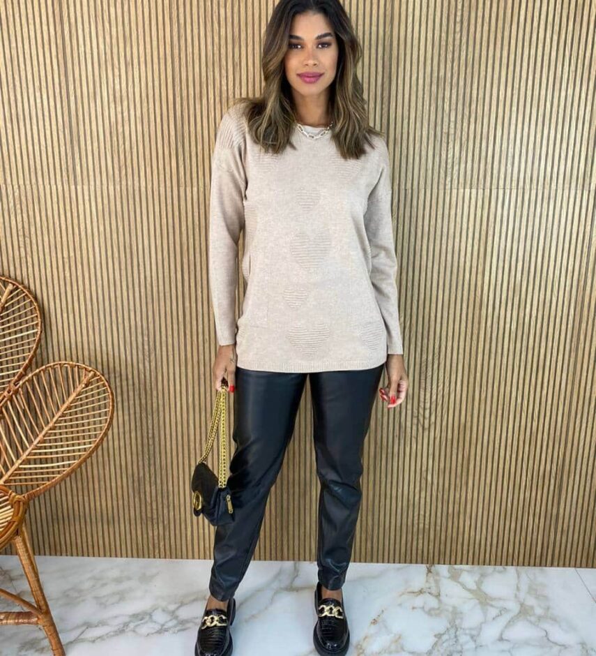 fernandaramosstore com br blusa manga longa feminina modal coracoes com bolsos bege 1