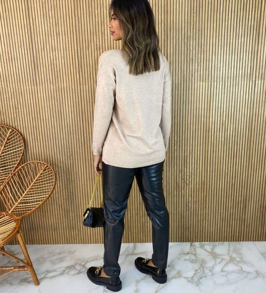 fernandaramosstore com br blusa manga longa feminina modal coracoes com bolsos bege 3