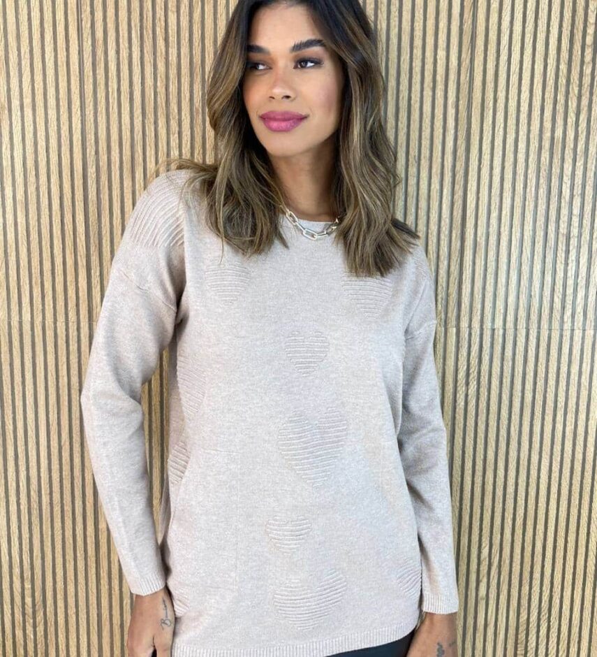 Blusa Manga Longa Feminina Modal Corações com Bolsos Bege Fernanda Ramos Store