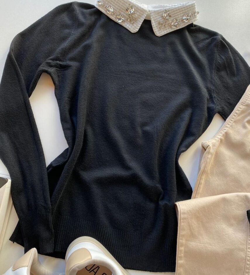 fernandaramosstore com br Blusa Manga Longa Modal Isis com Aplicação na Gola Preta 1