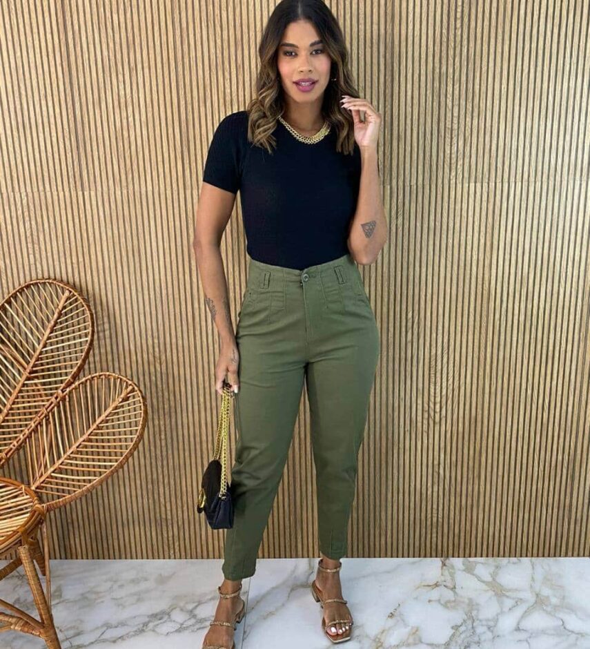 Calça Feminina Sarja com Bolsos Luna Verde Militar - Fernanda Ramos Store