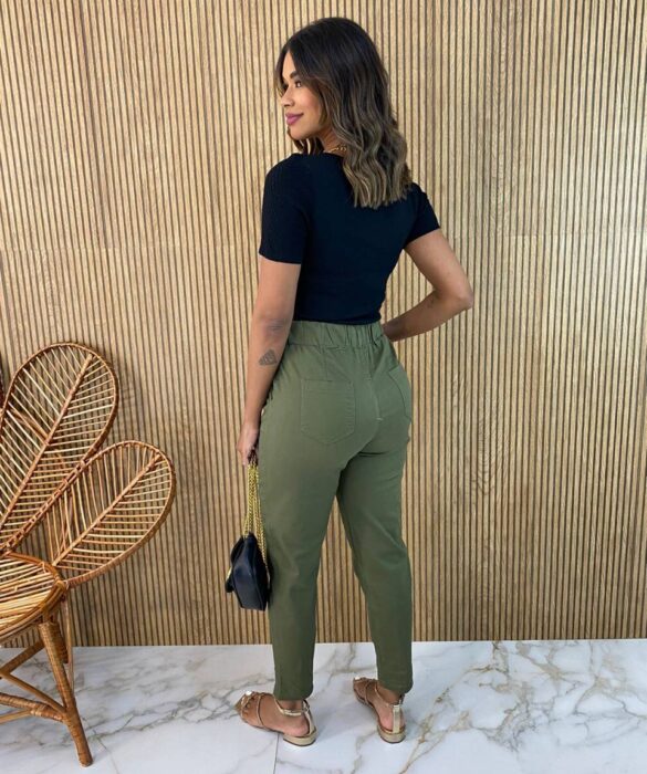 Calça Feminina Sarja com Bolsos Luna Verde Militar - Fernanda Ramos Store