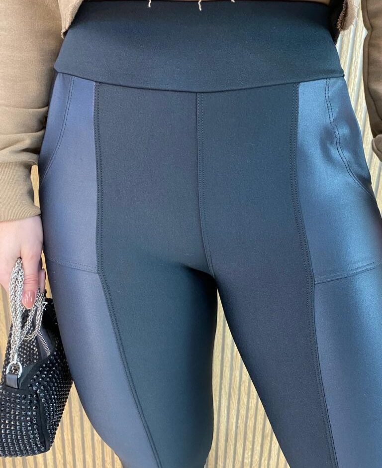 Calça Legging Flanelada Detalhe em Cirre Preta - Fernanda Ramos Store