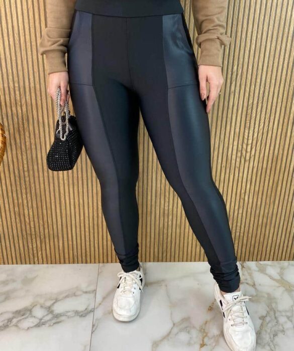 Calça Legging Flanelada Detalhe em Cirre Preta - Fernanda Ramos Store