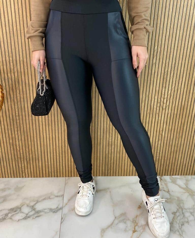 Calça Legging Flanelada Detalhe em Cirre Preta - Fernanda Ramos Store