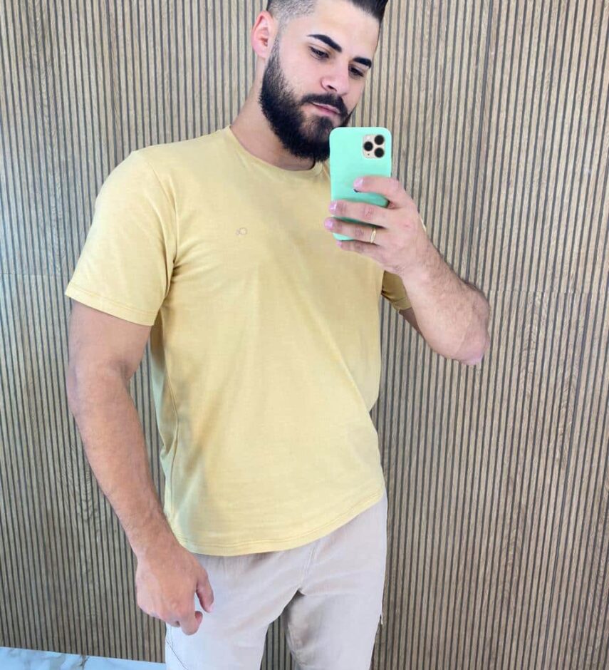 Camiseta Masculina Ogochi Básica Slim Amarela 0928 - Fernanda Ramos Store