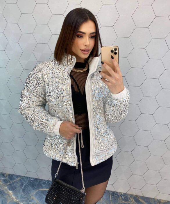 Jaqueta Feminina Puffer Branca de Paetê Prata - Fernanda Ramos Store