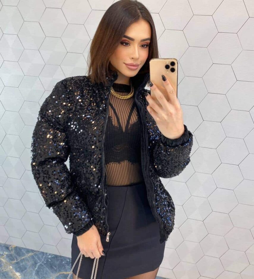 Jaqueta Feminina Puffer de Paetê Preta Fernanda Ramos Store