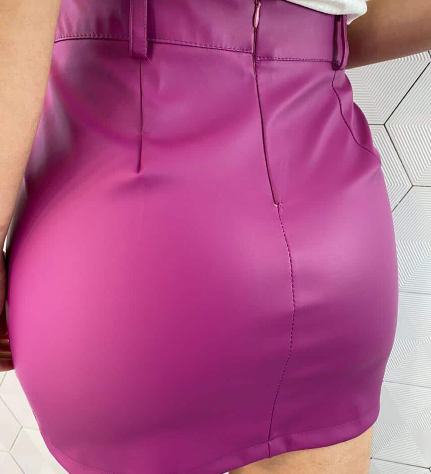 Saia Curta Feminina Couro Eco Maitê Fúcsia - Fernanda Ramos Store