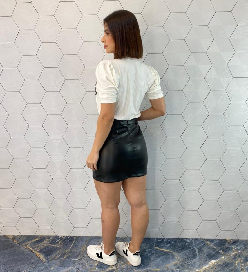 Saia Curta Feminina Couro Eco Maitê Preta - Fernanda Ramos Store