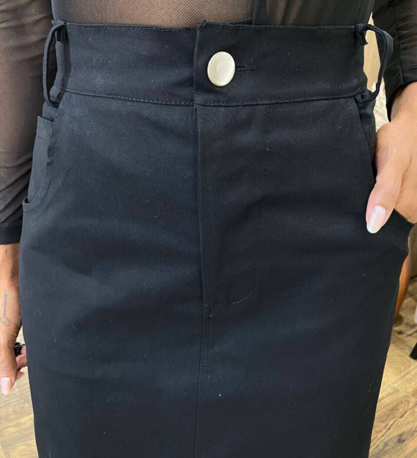 Saia Feminina Midi Juliana com Fenda Preta - Fernanda Ramos Store