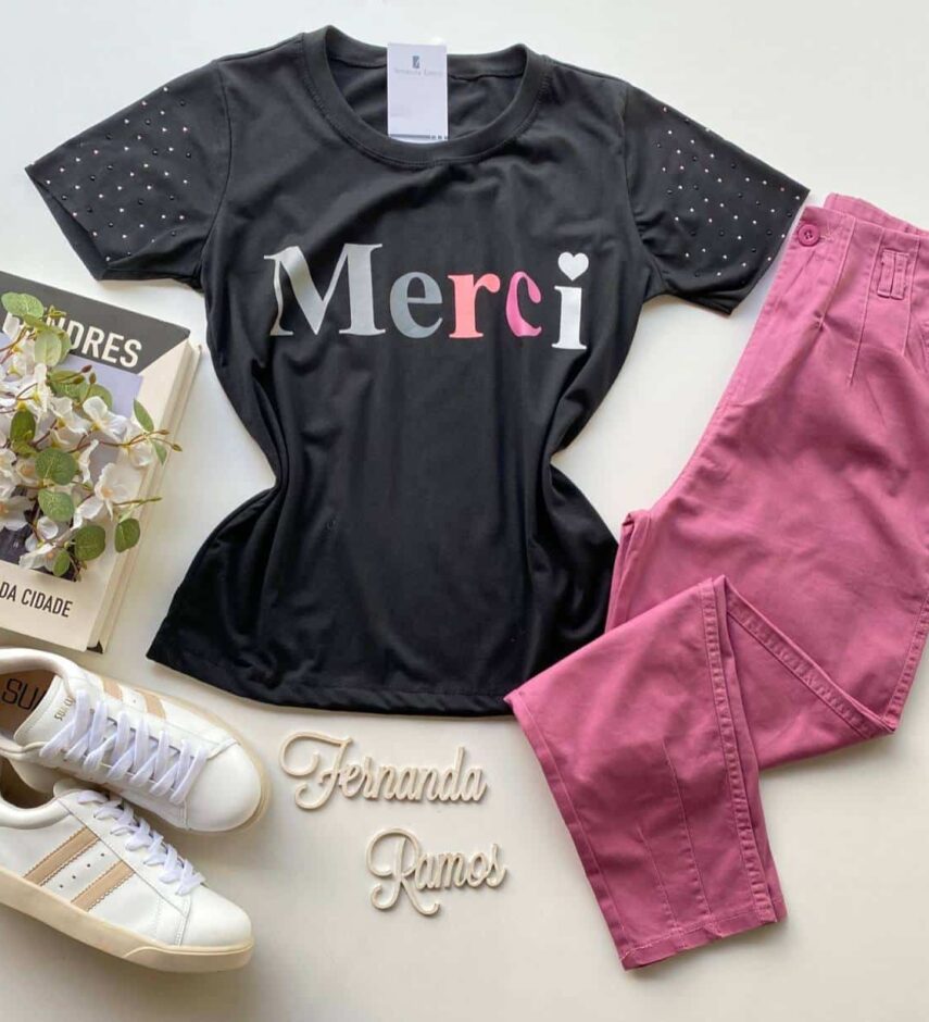 T-shirt Manga Curta com Aplicações Merci Preta - Fernanda Ramos Store