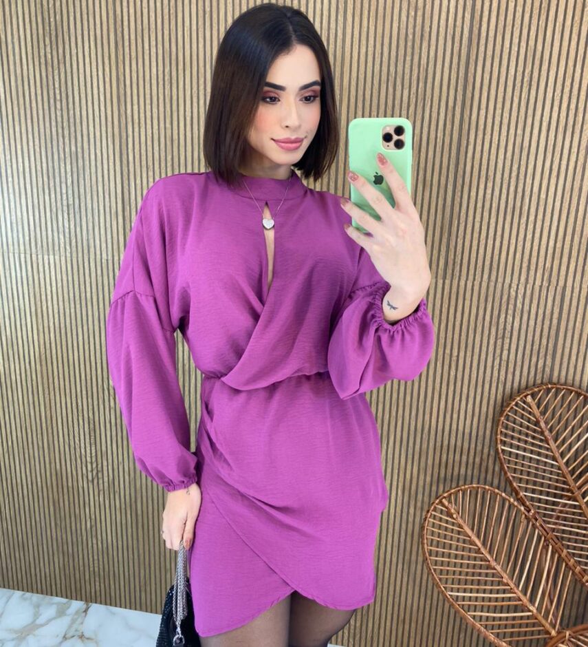 Vestido Curto Manga Longa Detalhe no Decote Lívia Fúcsia - Fernanda Ramos Store