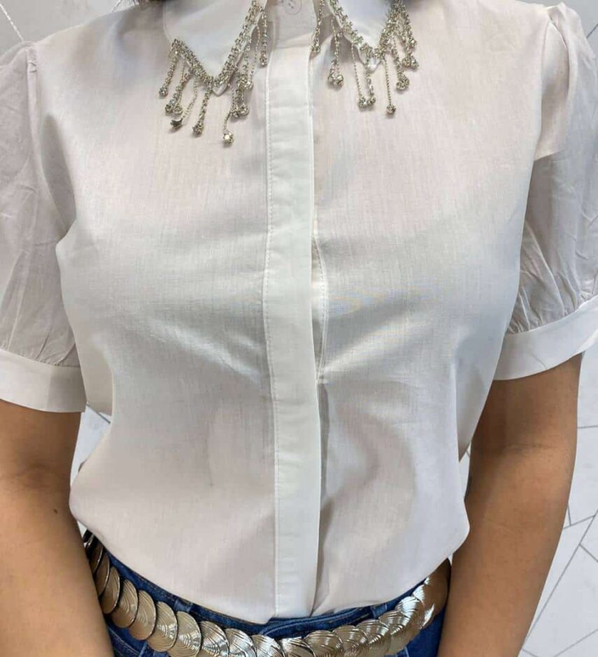 Camisa Feminina Manga Curta com Aplicações Branca - Fernanda Ramos Store