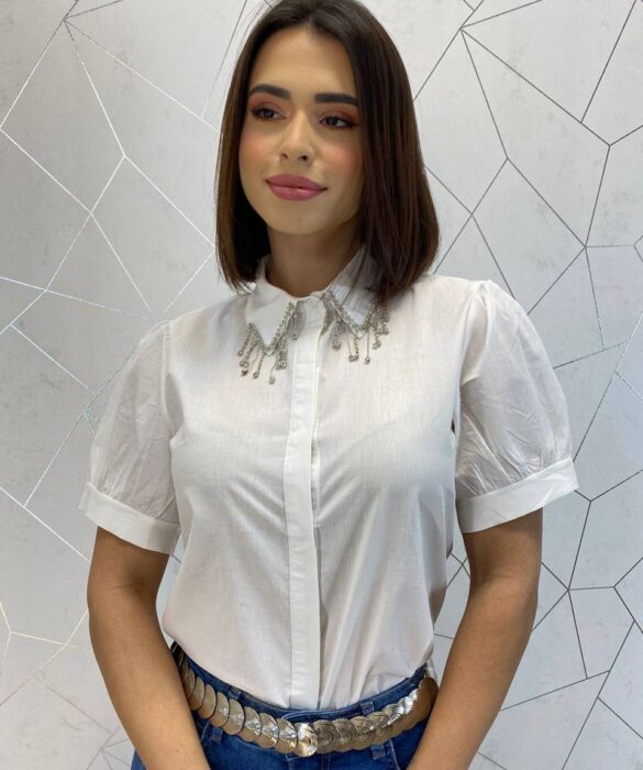 Camisa Feminina Manga Curta com Aplicações Branca - Fernanda Ramos Store