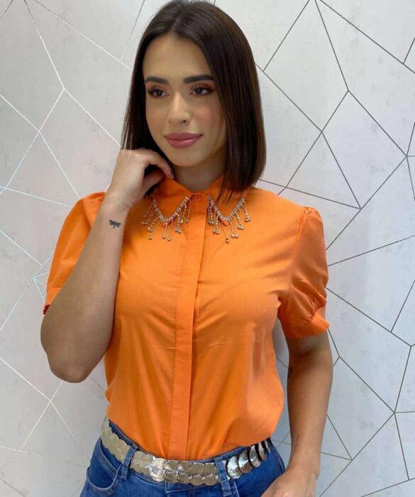 Camisa Feminina Manga Curta com Aplicações Laranja - Fernanda Ramos Store