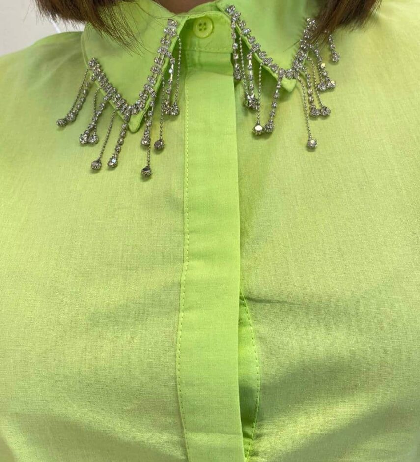 Camisa Feminina Manga Curta com Aplicações Verde Lima - Fernanda Ramos Store