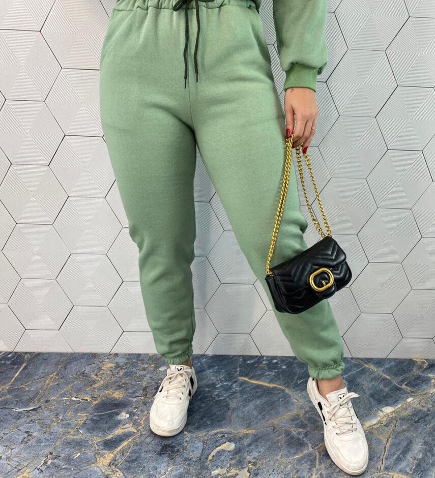 fernandaramosstore com br Conjunto Moletom Maya Calça e Cropped Manga Longa Verde 3