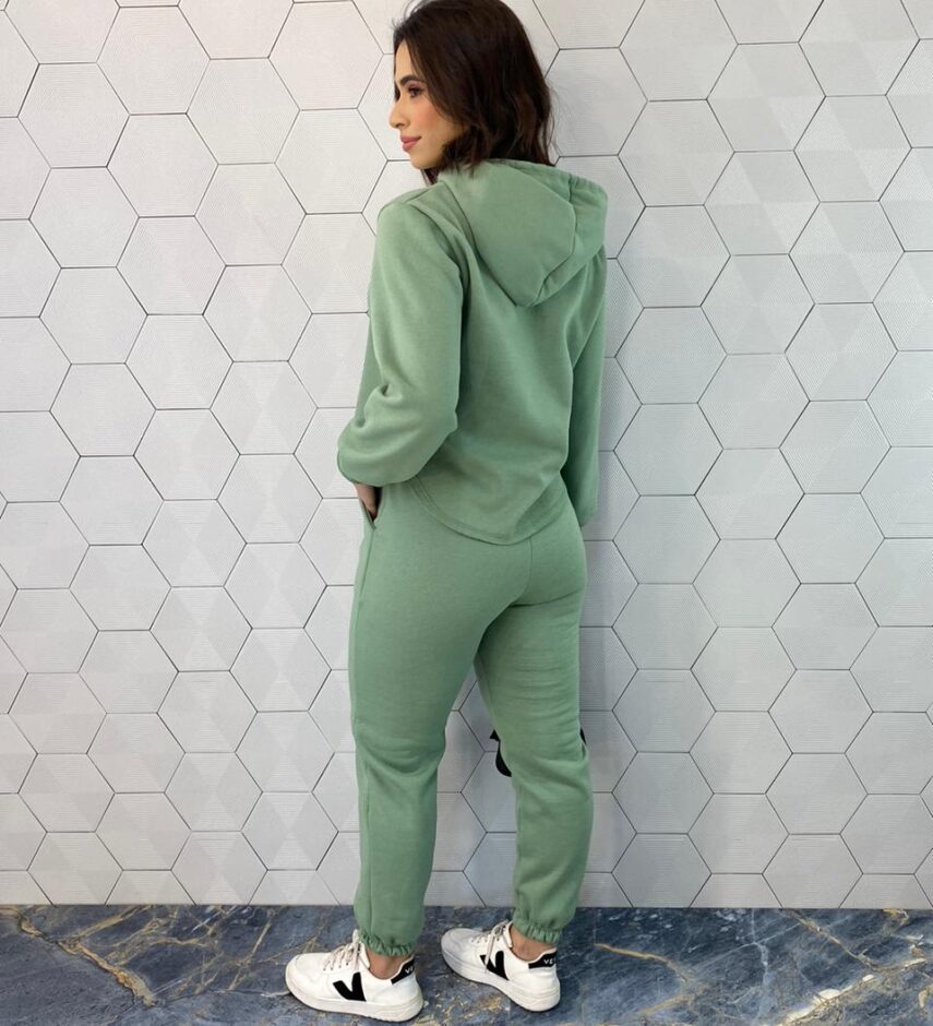 fernandaramosstore com br Conjunto Moletom Maya Calça e Cropped Manga Longa Verde 4