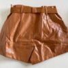 Short Feminino Couro Eco Liz com Cinto Caramelo - Fernanda Ramos Store