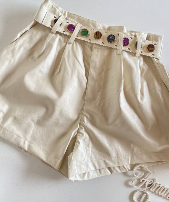 Short Feminino Couro Eco Liz com Cinto Off White - Fernanda Ramos Store