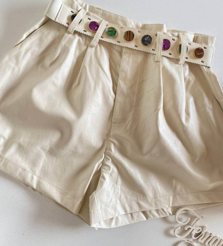 Short Feminino Couro Eco Liz com Cinto Off White - Fernanda Ramos Store