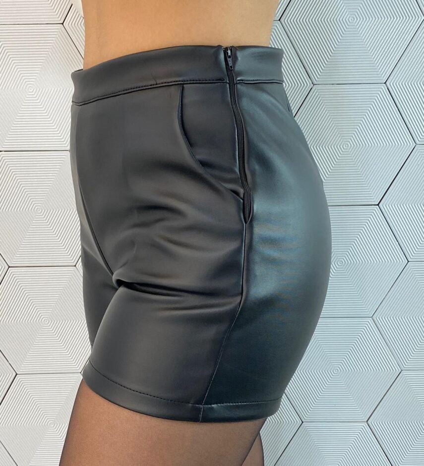 Short Feminino Couro Eco Zíper Lateral Preto - Fernanda Ramos Store