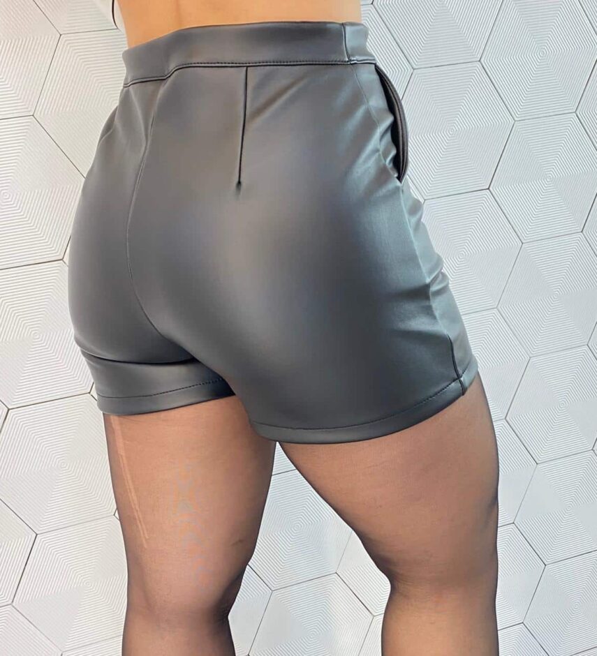 Short Feminino Couro Eco Zíper Lateral Preto - Fernanda Ramos Store