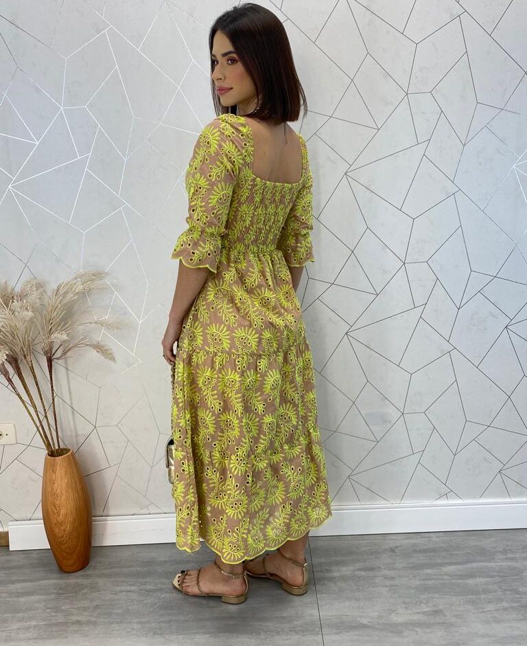Vestido Midi com Bojo Manga Curta Tricoline Maisa Bege - Fernanda Ramos Store