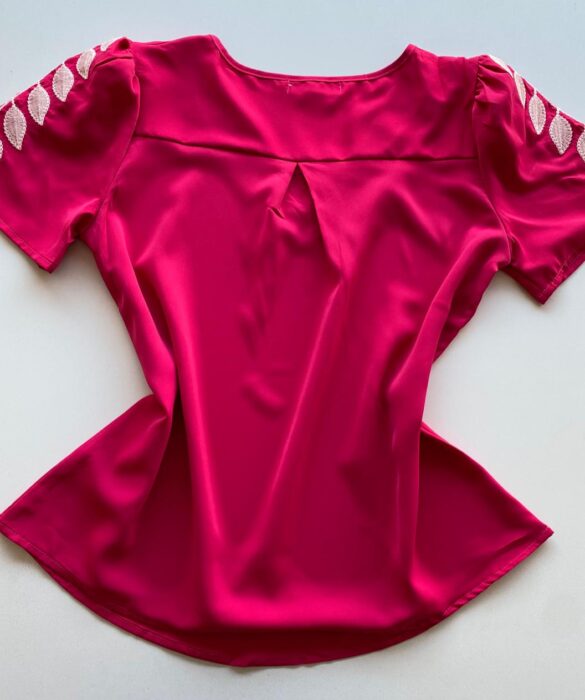 Blusa Feminina Mangas Bordadas em Folhas Pink - Fernanda Ramos Store