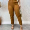 Calça Feminina Alfaiataria Heloisa Caramelo - Fernanda Ramos Store