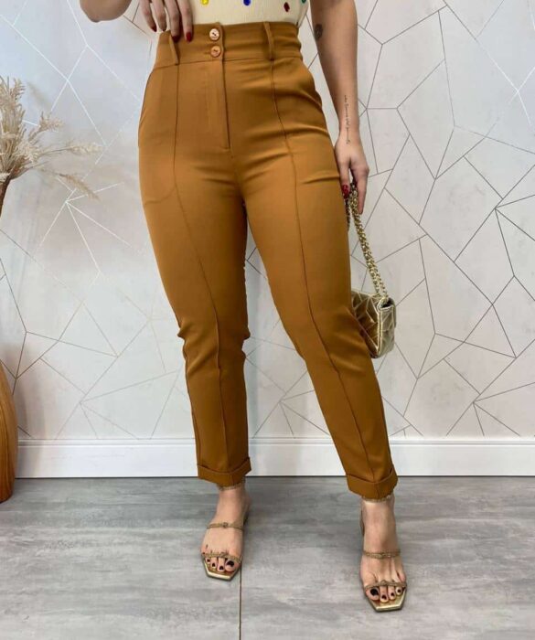 Calça Feminina Alfaiataria Heloisa Caramelo - Fernanda Ramos Store