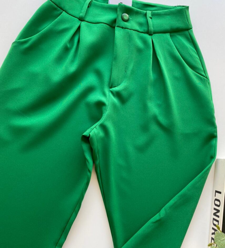 Calça Feminina Olivia Detalhe em Zíper na Barra Verde - Fernanda Ramos Store