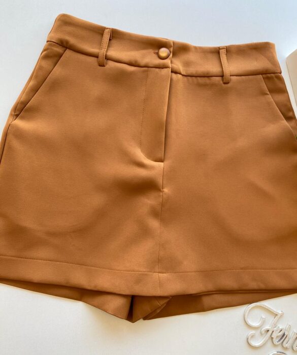 Short Saia Feminino Alfaiataria Sarah Caramelo - Fernanda Ramos Store