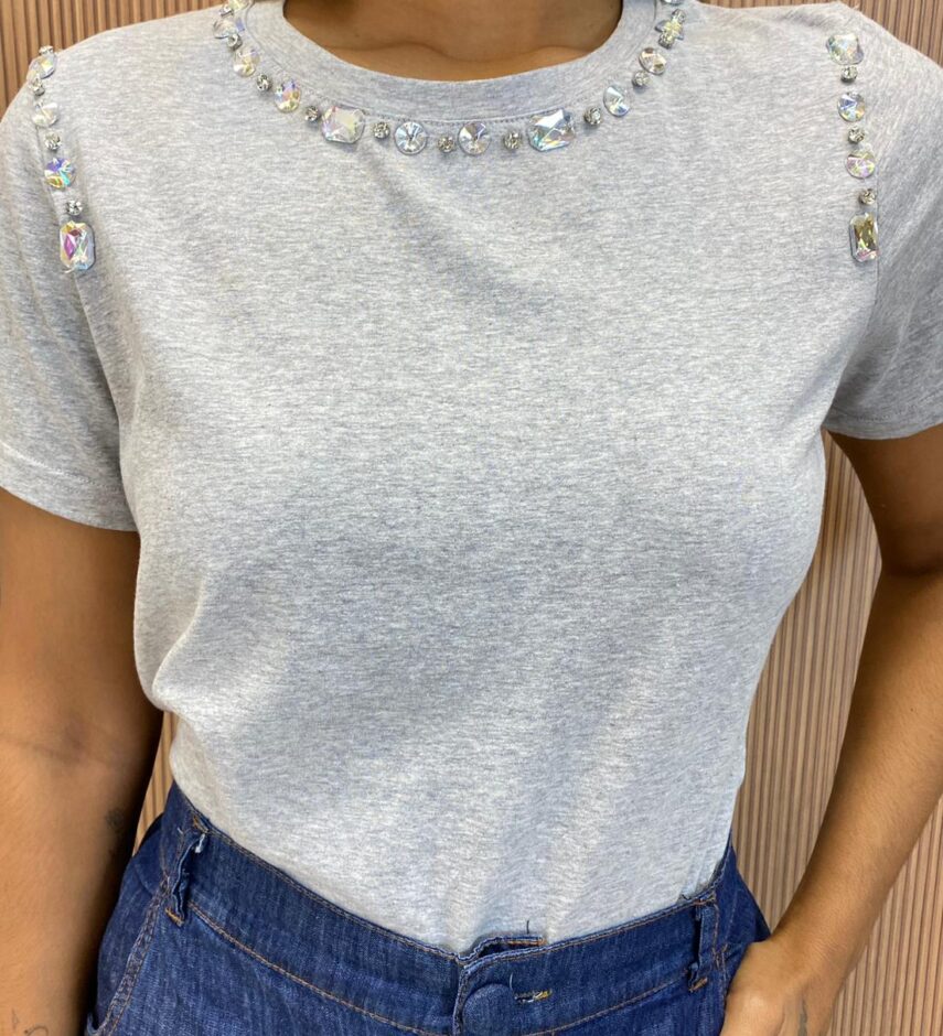 T-shirt Manga Curta Detalhe em Aplicações Cinza - Fernanda Ramos Store