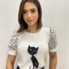 T-shirt Manga Curta Detalhe em Poá Estampa Gato Off White - Fernanda Ramos Store