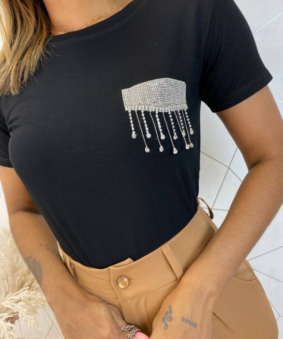 T-shirt Manga Curta Feminina Detalhe em Pedrarias Preta - Fernanda Ramos Store