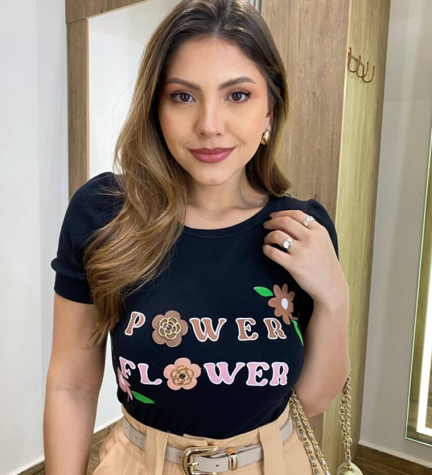 T-shirt Manga Curta Power Flower Preta - Fernanda Ramos Store