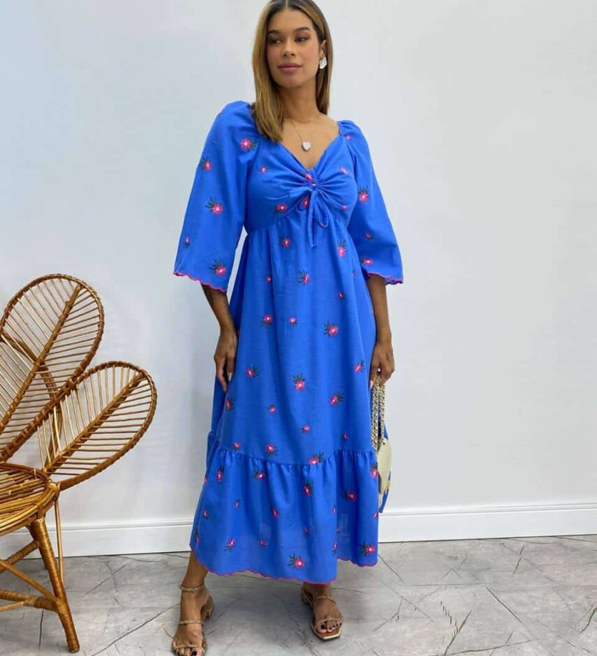 Vestido Longuete sem Bojo Manga 3/4 Bordado Floral Azul - Fernanda Ramos Store