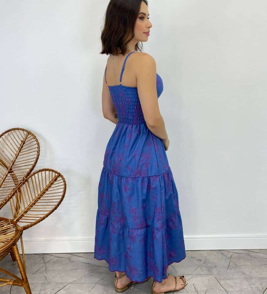 Vestido Midi com Bojo com Abertura Azul Bordado Pink - Fernanda Ramos Store