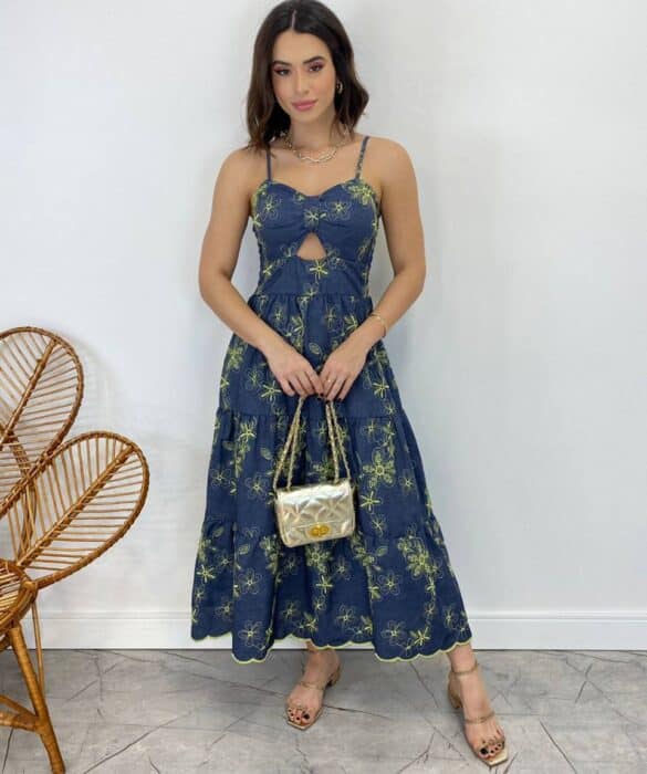 Vestido Midi com Bojo com Abertura Azul Bordado Verde - Fernanda Ramos Store