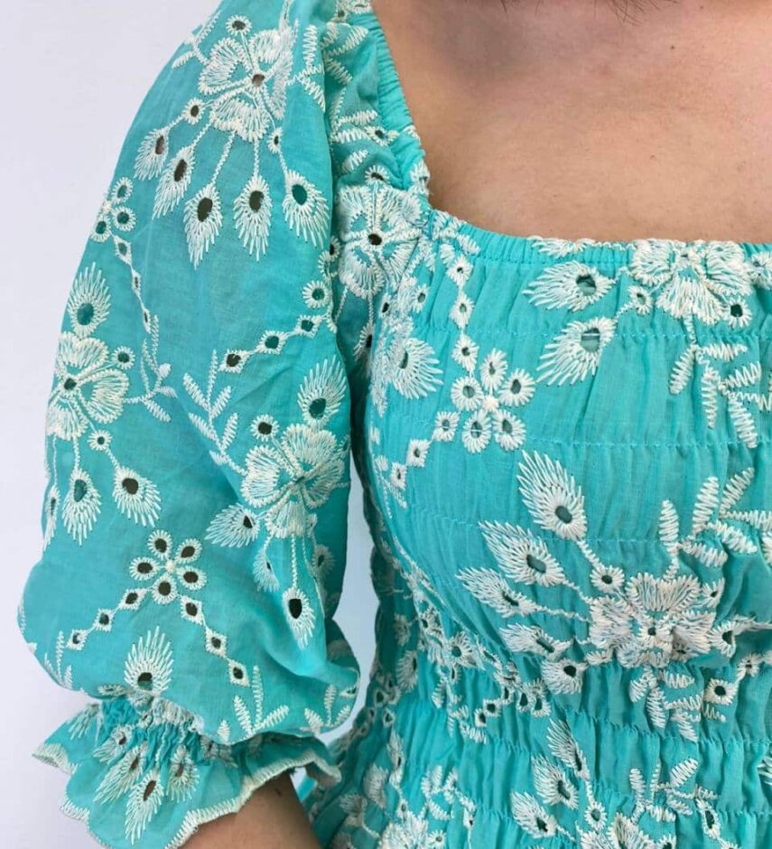 Vestido Midi sem Bojo Eduarda Tricoline com Lastex Bordado Azul - Fernanda Ramos Store
