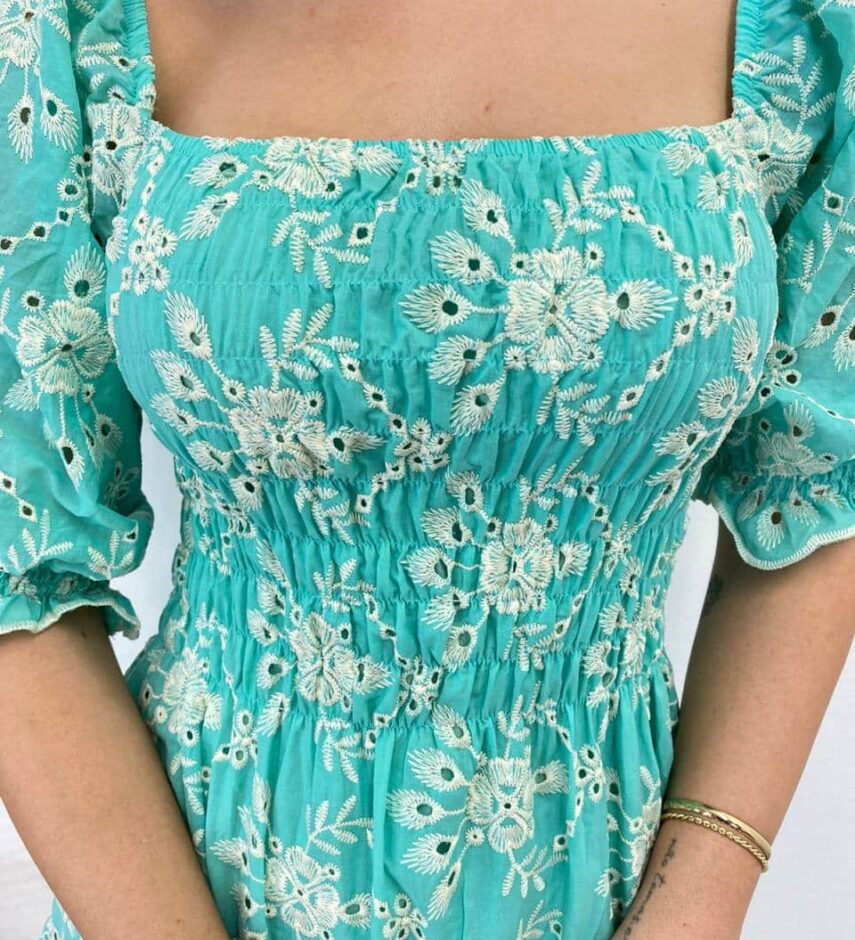 Vestido Midi sem Bojo Eduarda Tricoline com Lastex Bordado Azul - Fernanda Ramos Store