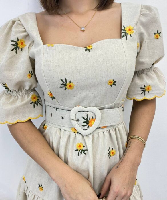 Vestido Midi sem Bojo Tricoline com Cinto Cru Flores Amarelo - Fernanda Ramos Store