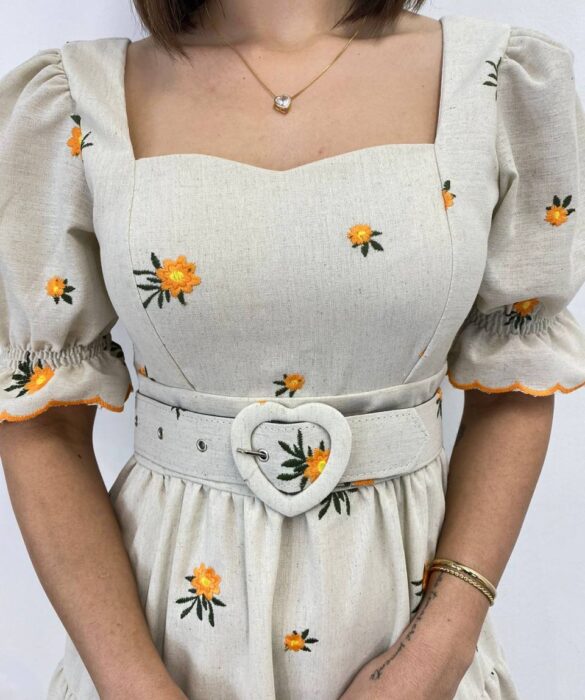 Vestido Midi sem Bojo Tricoline com Cinto Cru Flores Laranja - Fernanda Ramos Store