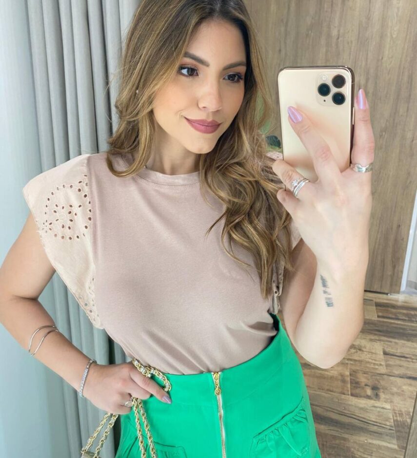 Blusa Feminina Juliana Detalhe em Laise Bege - Fernanda Ramos Store