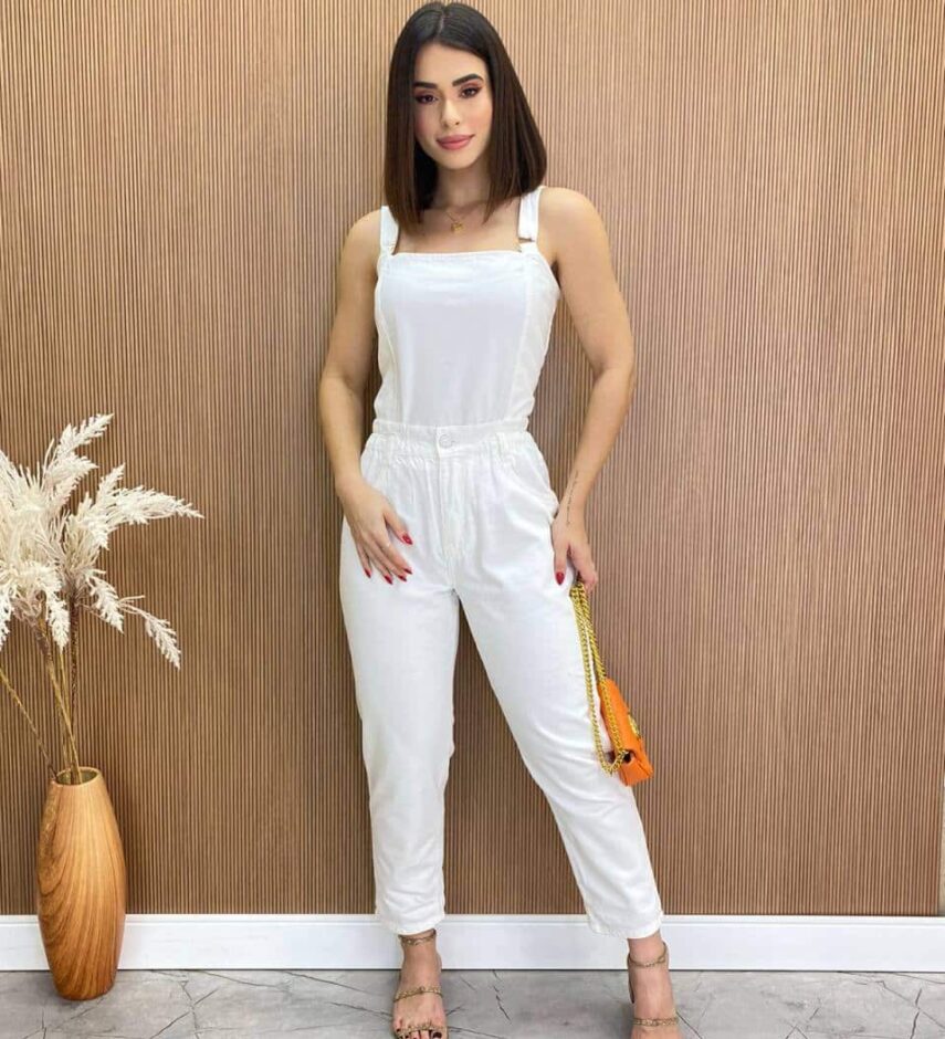 Calça Feminina Mom Alta Clochard Sarja Branca - Fernanda Ramos Store